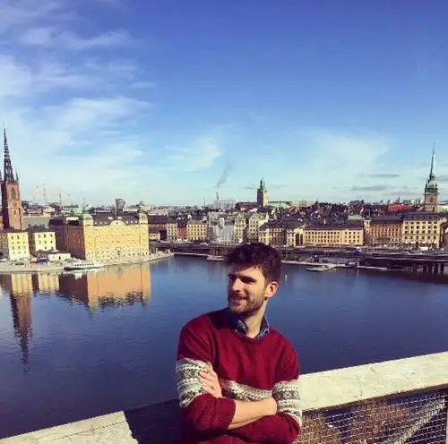 6686体育金牌作者Ivor