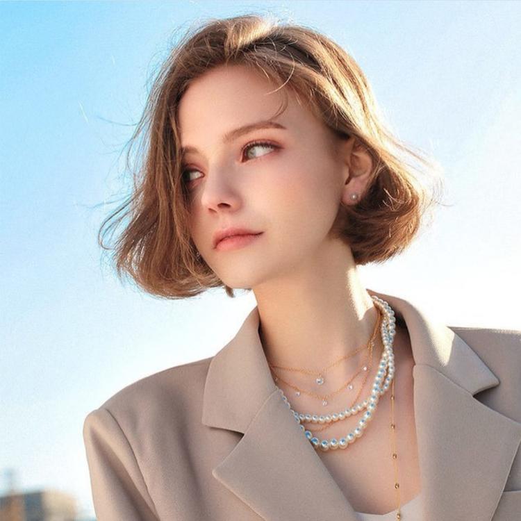 6686体育铜牌作者Clive