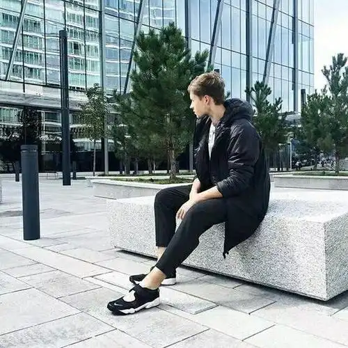 6686体育海外作者Violetta