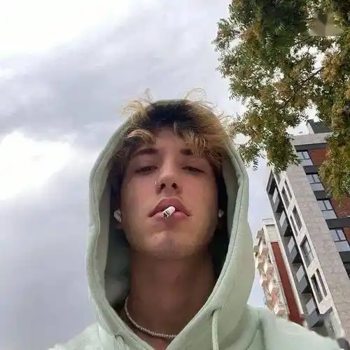 6686体育首席作者Aria