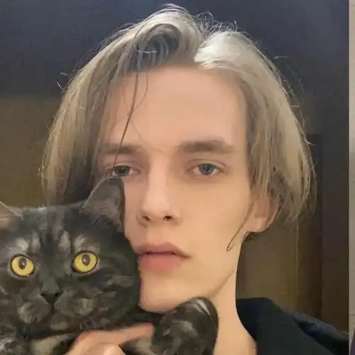 6686体育金牌作者Paxton