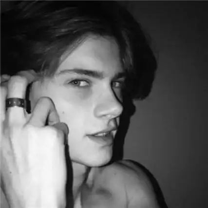 6686体育合作伙伴花小染