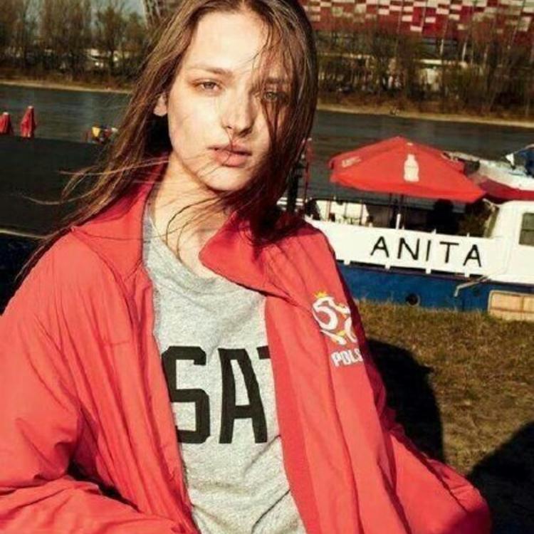 6686体育金牌作者Jocasta