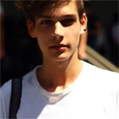 6686体育铁牌作者Hannah