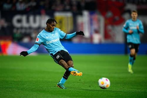 莱比锡红牛 vs 勒沃库森